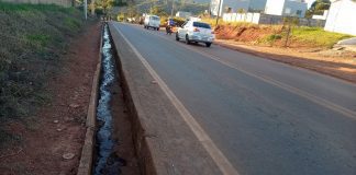 População cobra melhorias na LMG-821 entre Mateus Leme e Serra Azul