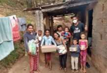 O pequeno Abner precisa de doações para fazer cirurgia no pescoço