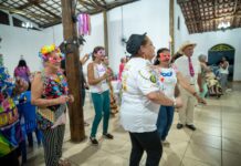 Terceira Idade de Mateus Leme cai na folia com Bloco Dellas e a Banda Municipal