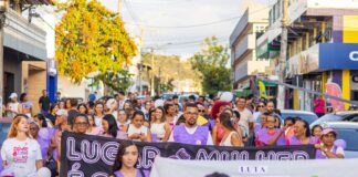 Caminhada e blitz mobilizam cerca de 300 pessoas em Juatuba contra a violência à mulher