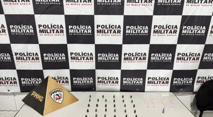 Denúncia anônima leva PM a apreensão de drogas e celulares no bairro Satélite em Itaúna